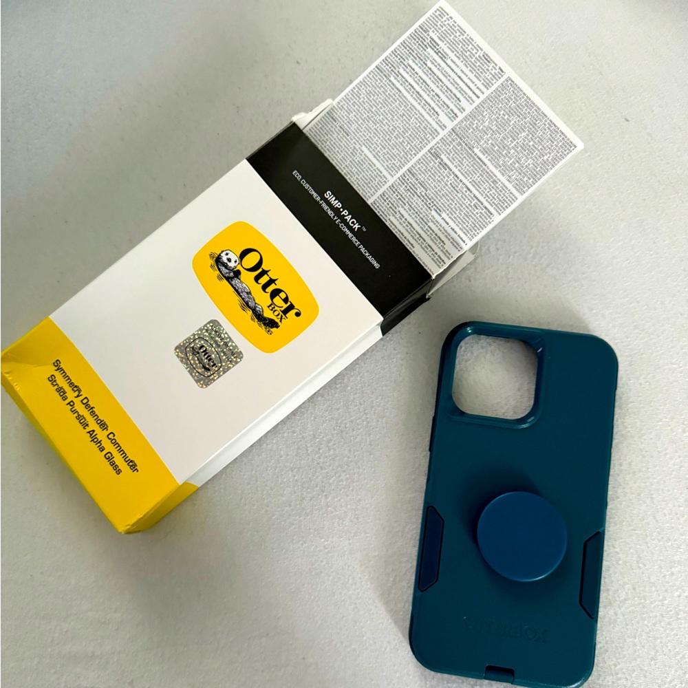 Otter Box Symmetry Defender Commuter with Pop-socket. iPhone 14 Pro Max case